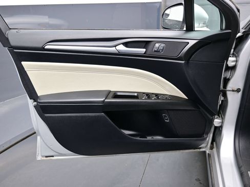 Used 2018 Ford Fusion Titanium FWD image 9