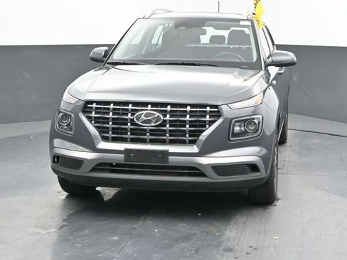 Used 2025 Hyundai Venue SEL image 4