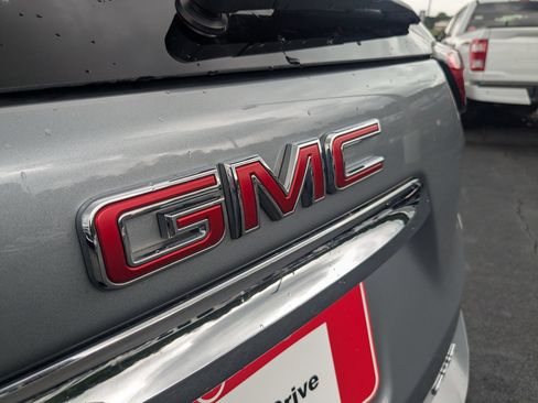 Used 2023 GMC Terrain SLT w/ Infotainment Package II AWD/4WD image 29