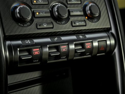 Used 2015 Nissan GT-R Premium AWD/4WD image 30