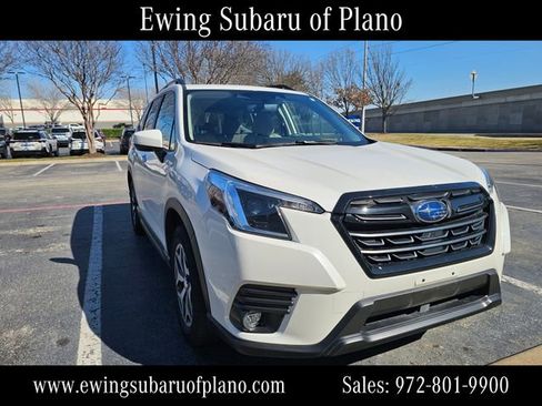 Used 2024 Subaru Forester Premium image 2