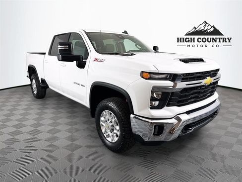 Used 2024 Chevrolet Silverado 2500 LT AWD/4WD image 1