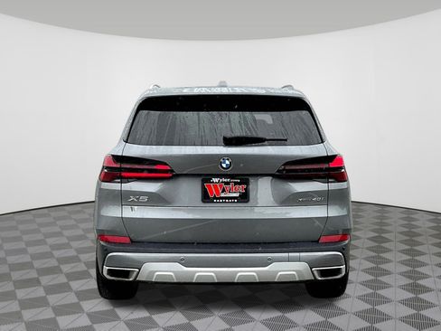 Used 2025 BMW X5 xDrive40i w/ Parking Assistance Package AWD/4WD image 5