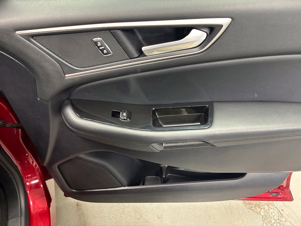 Used 2020 Ford Edge SEL w/ Convenience Package FWD image 8