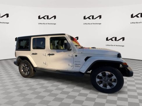 Used 2018 Jeep Wrangler Unlimited Sahara image 3