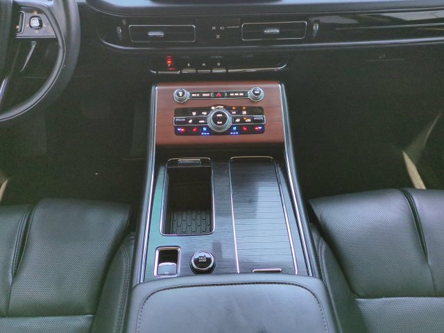 Used 2023 Lincoln Aviator Reserve w/ Equipment Group 201A RWD image 20