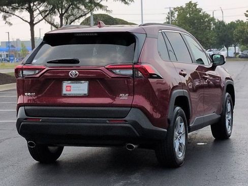 Used 2024 Toyota RAV4 XLE AWD/4WD image 5