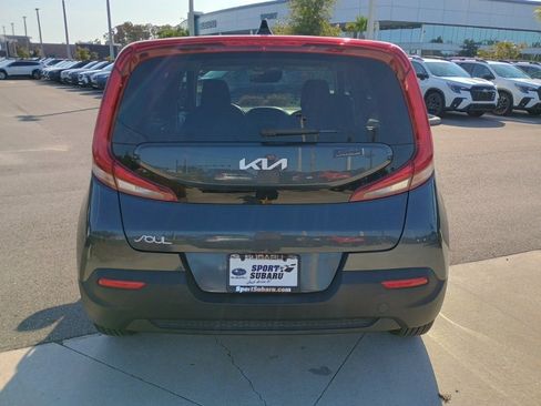 Used 2022 Kia Soul LX w/ Technology Package image 6
