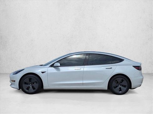 Used 2023 Tesla Model 3 Standard Range image 8