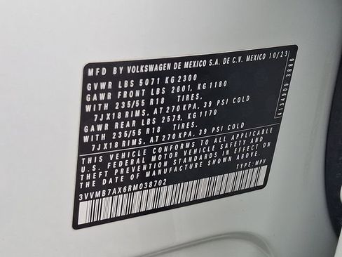 Certified 2024 Volkswagen Tiguan SE image 27