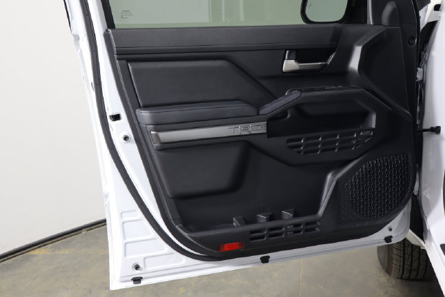 Used 2025 Toyota Tacoma TRD Sport AWD/4WD image 19