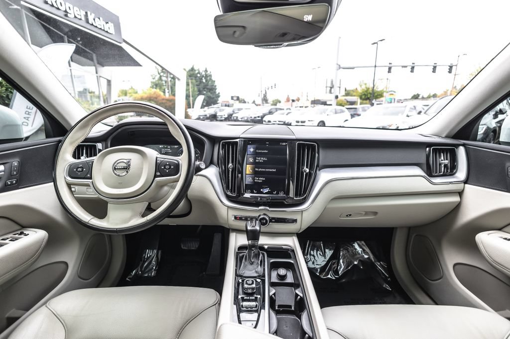 Used 2018 Volvo XC60 T5 Momentum w/ Convenience Package AWD/4WD image 22