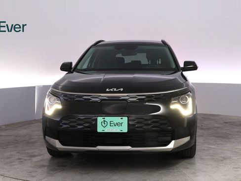 Used 2024 Kia Niro Wind w/ Wind Preserve Package FWD image 12