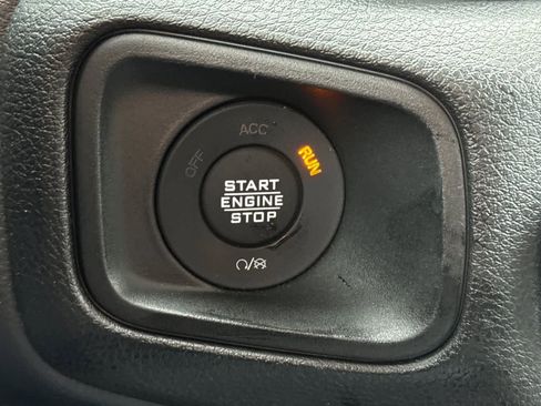 Used 2025 Jeep Wrangler Unlimited Sport AWD/4WD image 22