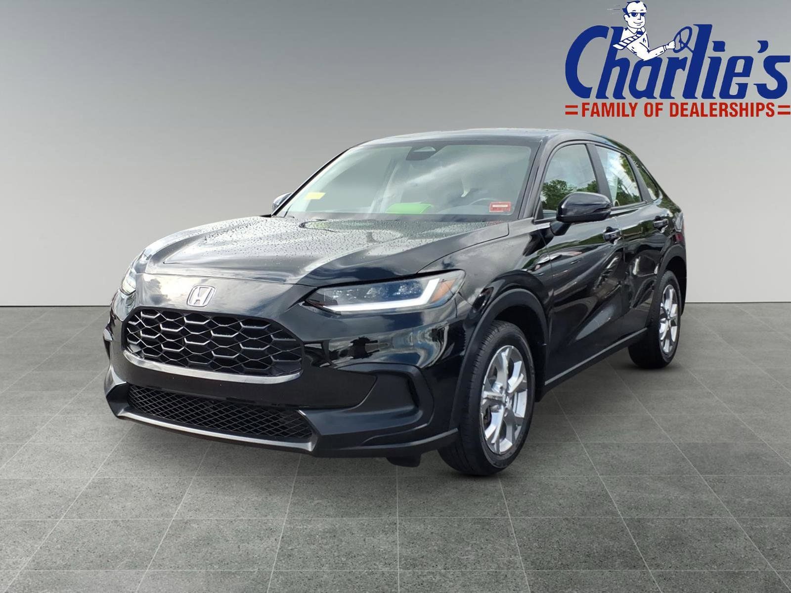 Used 2023 Honda HR-V LX image 1