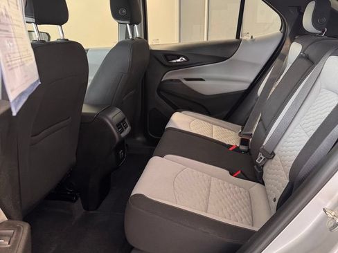 Used 2019 Chevrolet Equinox LS FWD image 14