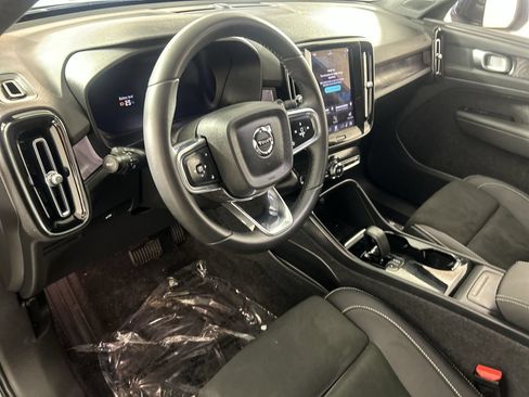 Used 2023 Volvo XC40 Recharge Plus AWD/4WD image 12