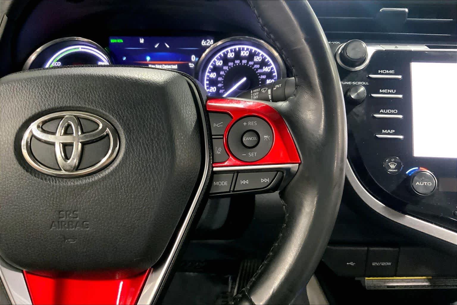 Certified 2020 Toyota Camry XLE FWD image 25