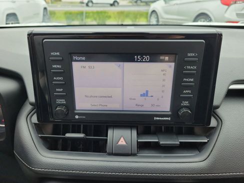 Used 2021 Toyota RAV4 LE FWD image 31