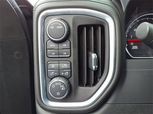 Used 2021 Chevrolet Silverado 1500 LT Trail Boss w/ Convenience Package II image 11