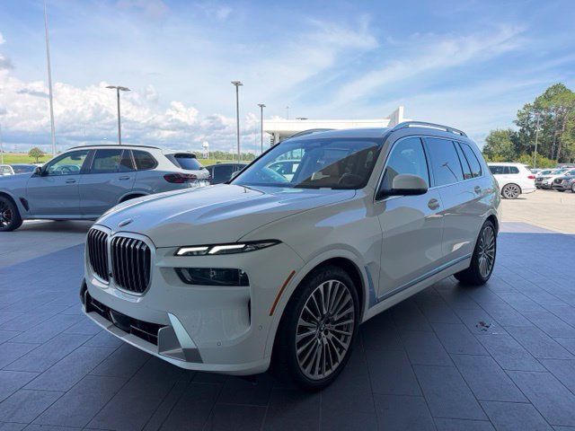 Used 2026 BMW X7 xDrive40i w/ Premium Package AWD/4WD image 1