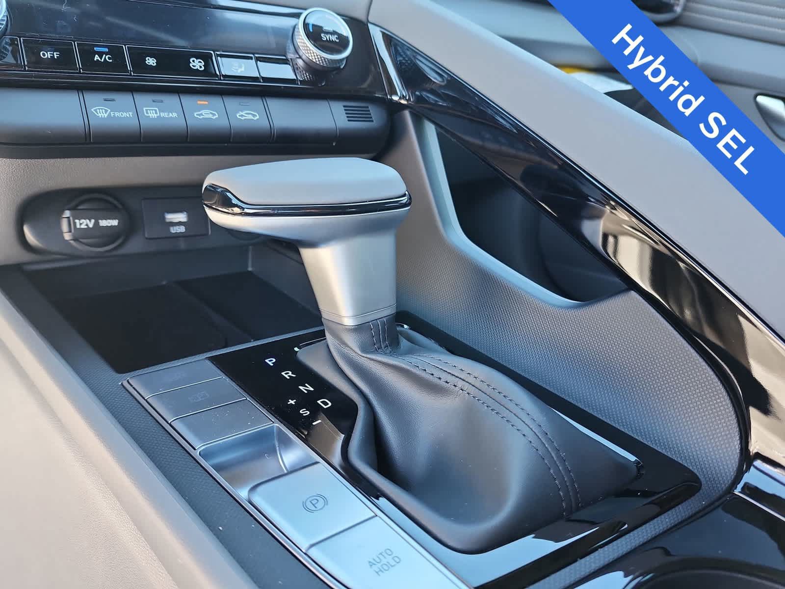 Certified 2025 Hyundai Elantra SEL FWD image 21