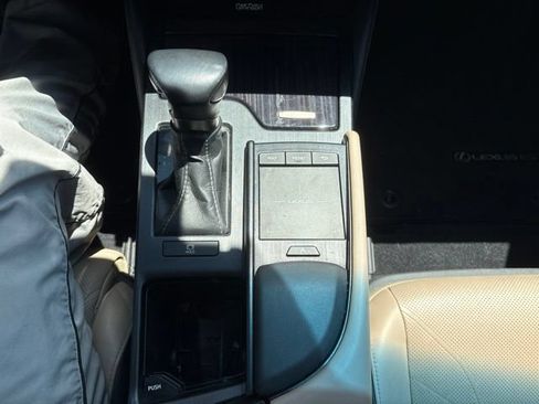 Used 2020 Lexus ES 350 w/ Luxury Package FWD image 19