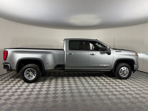 Used 2024 Chevrolet Silverado 3500 High Country w/ Technology Package AWD/4WD image 7