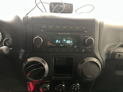 Used 2013 Jeep Wrangler Sport image 23