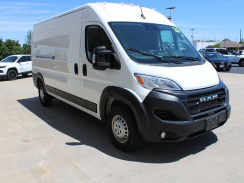 Used 2026 RAM ProMaster 2500 w/ Convenience Group FWD image 5