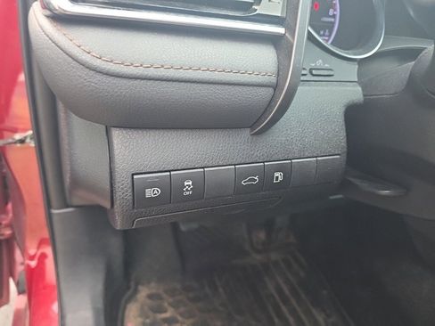 Used 2018 Toyota Camry LE image 16