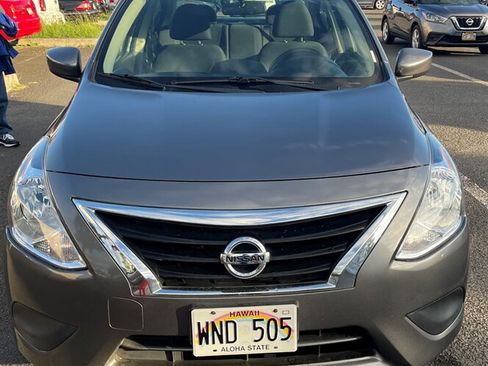 Used 2019 Nissan Versa SV FWD image 5