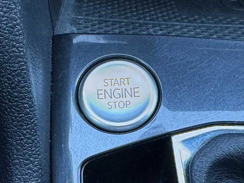 Used 2022 Volkswagen Tiguan SEL R-Line image 36