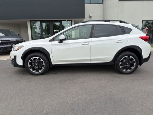 Used 2023 Subaru Crosstrek 2.0i Premium AWD/4WD image 2