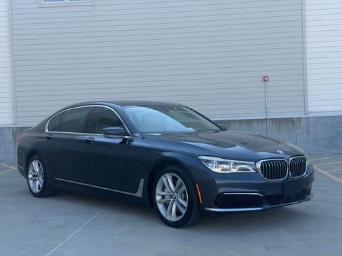 Used 2016 BMW 750i xDrive AWD/4WD image 1