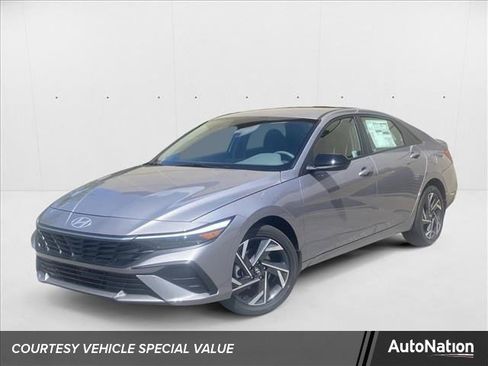 New 2025 Hyundai Elantra SEL image 1