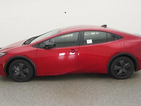 New 2026 Toyota Prius Plug-In Hybrid FWD image 3