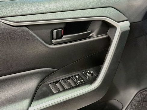 Certified 2022 Toyota RAV4 LE AWD/4WD image 15