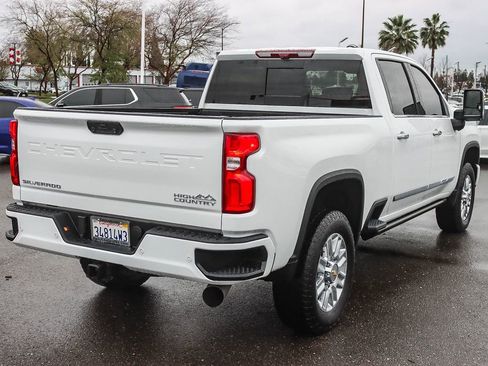 Used 2024 Chevrolet Silverado 2500 High Country w/ Technology Package image 4