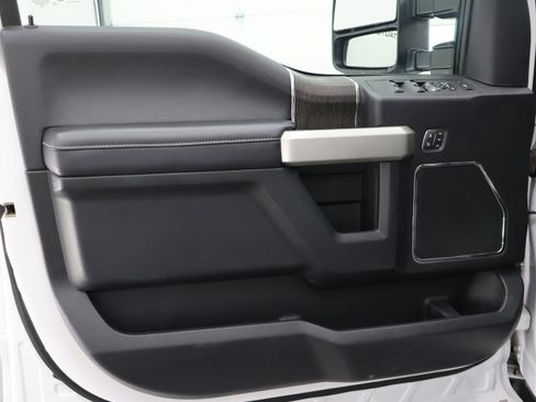 Used 2020 Ford F350 Lariat w/ Lariat Ultimate Package image 46