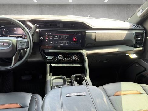 Used 2025 GMC Sierra 2500 AT4 w/ AT4 Premium Plus Package AWD/4WD image 3