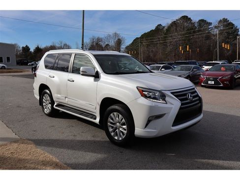 Used 2017 Lexus GX 460 image 9