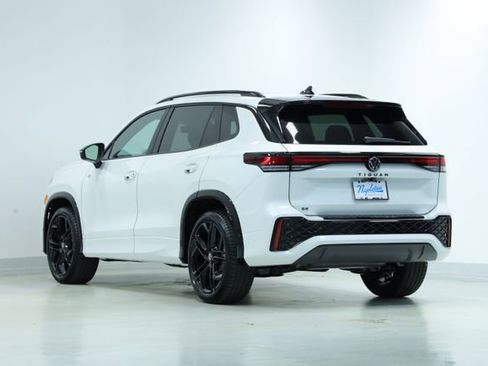 New 2026 Volkswagen Tiguan SE R-Line FWD image 6