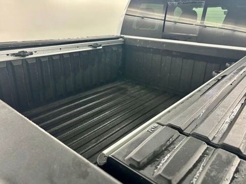 Used 2022 RAM 1500 Laramie AWD/4WD image 36
