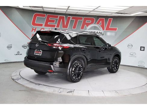 Used 2026 Nissan Rogue SV FWD image 5