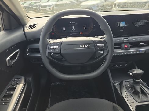 New 2026 Kia K4 LXS image 13