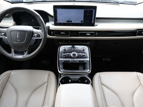Used 2023 Lincoln Nautilus FWD w/ Premium Package image 2