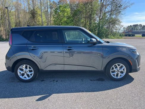 Used 2024 Kia Soul LX w/ Option Group 015 FWD image 7