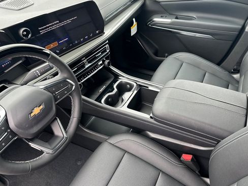 New 2025 Chevrolet Traverse LT w/ Enhanced Driving Package image 10