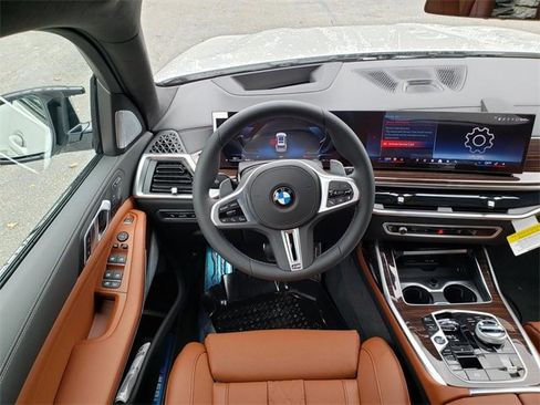 New 2026 BMW X7 M60i image 14